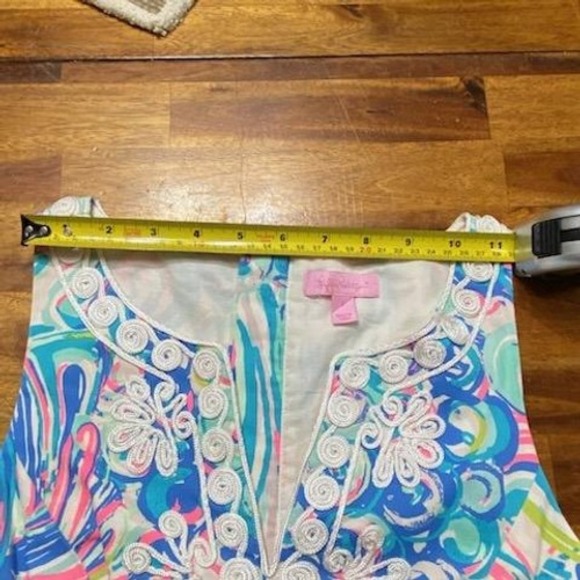 Lilly Pulitzer Embroidered, Sleeveless, v-neck, Colorful Shift Dress size 2 - Picture 5 of 7